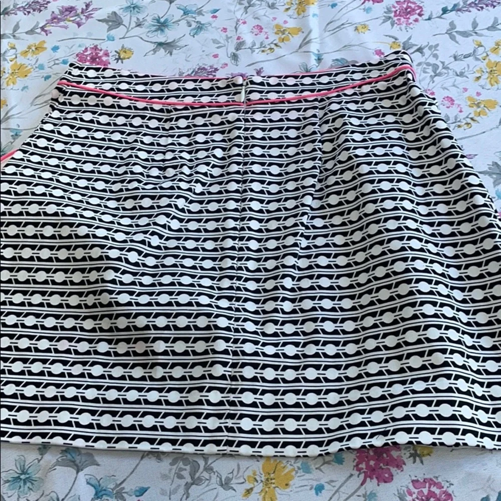 Britt Ryan mini skirt, black white, size 4, pink details.